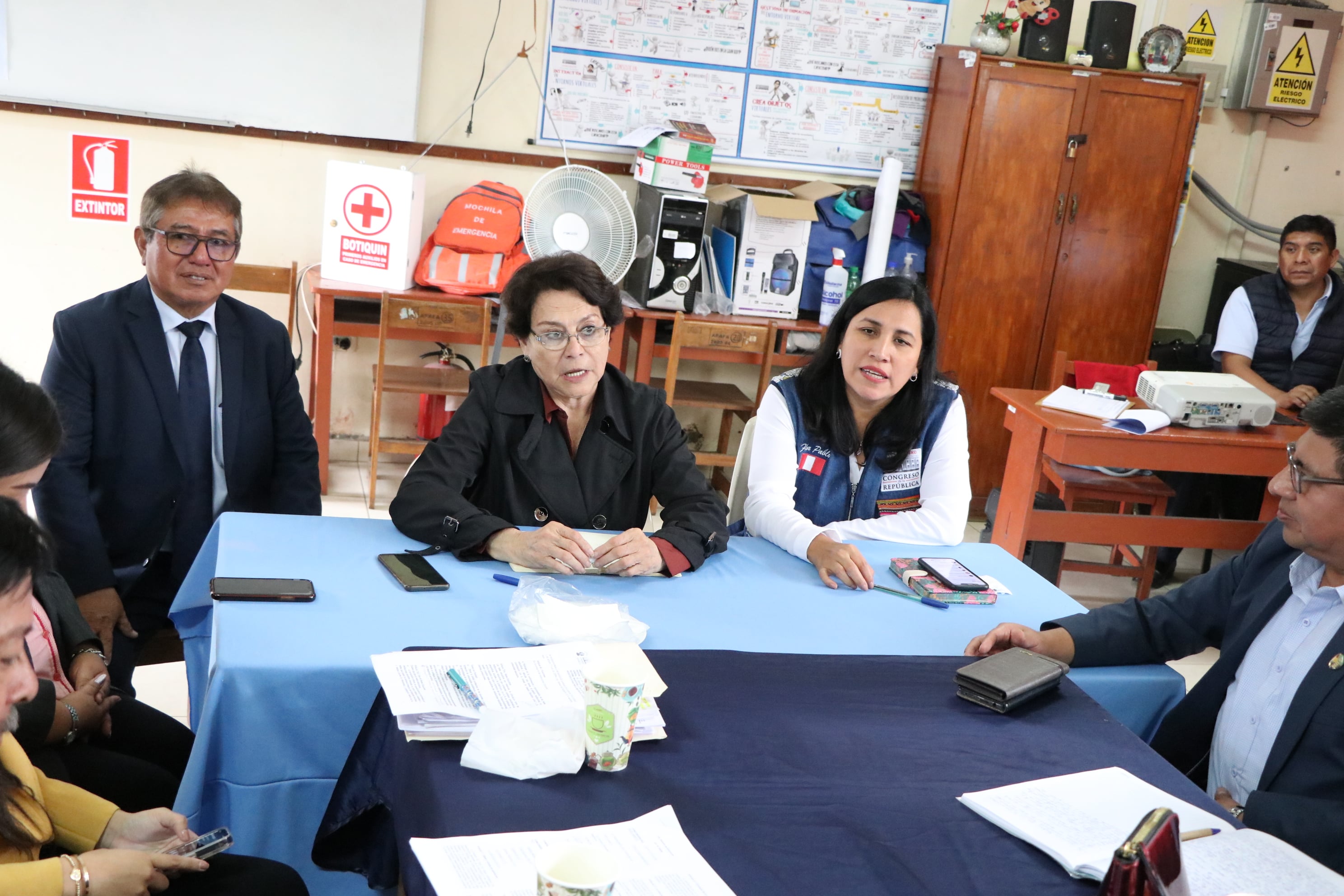 La importancia de las redes educativas y su formalización reunió a congresistas y directivos de SJM en IE 7062