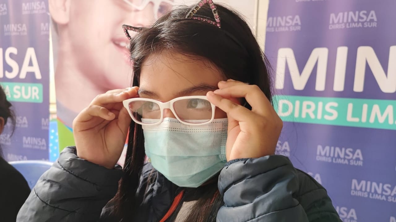 Lima sur: 600 niños reciben lentes correctores para mejorar su salud ocular