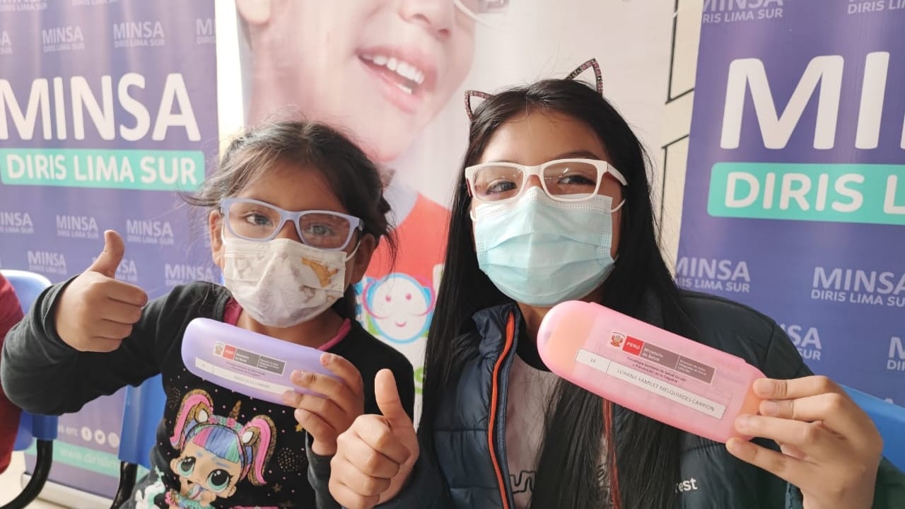 Lima sur: 600 niños reciben lentes correctores para mejorar su salud ocular