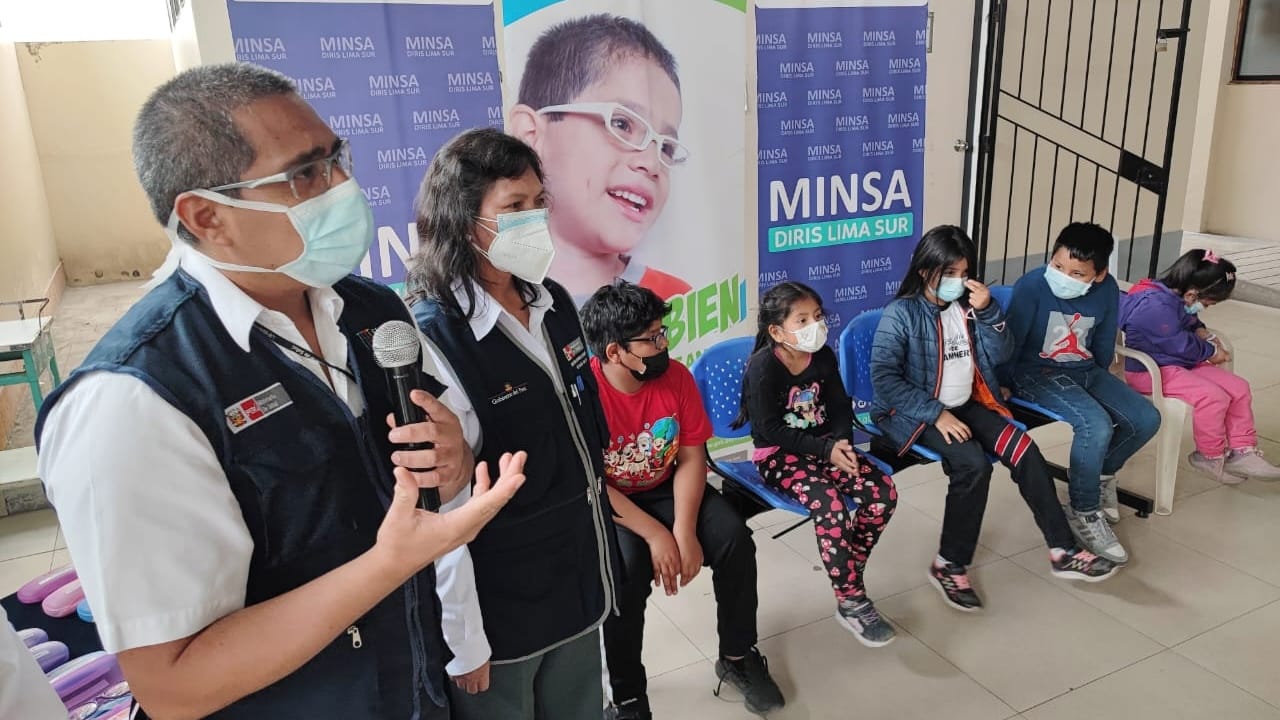 Lima sur: 600 niños reciben lentes correctores para mejorar su salud ocular
