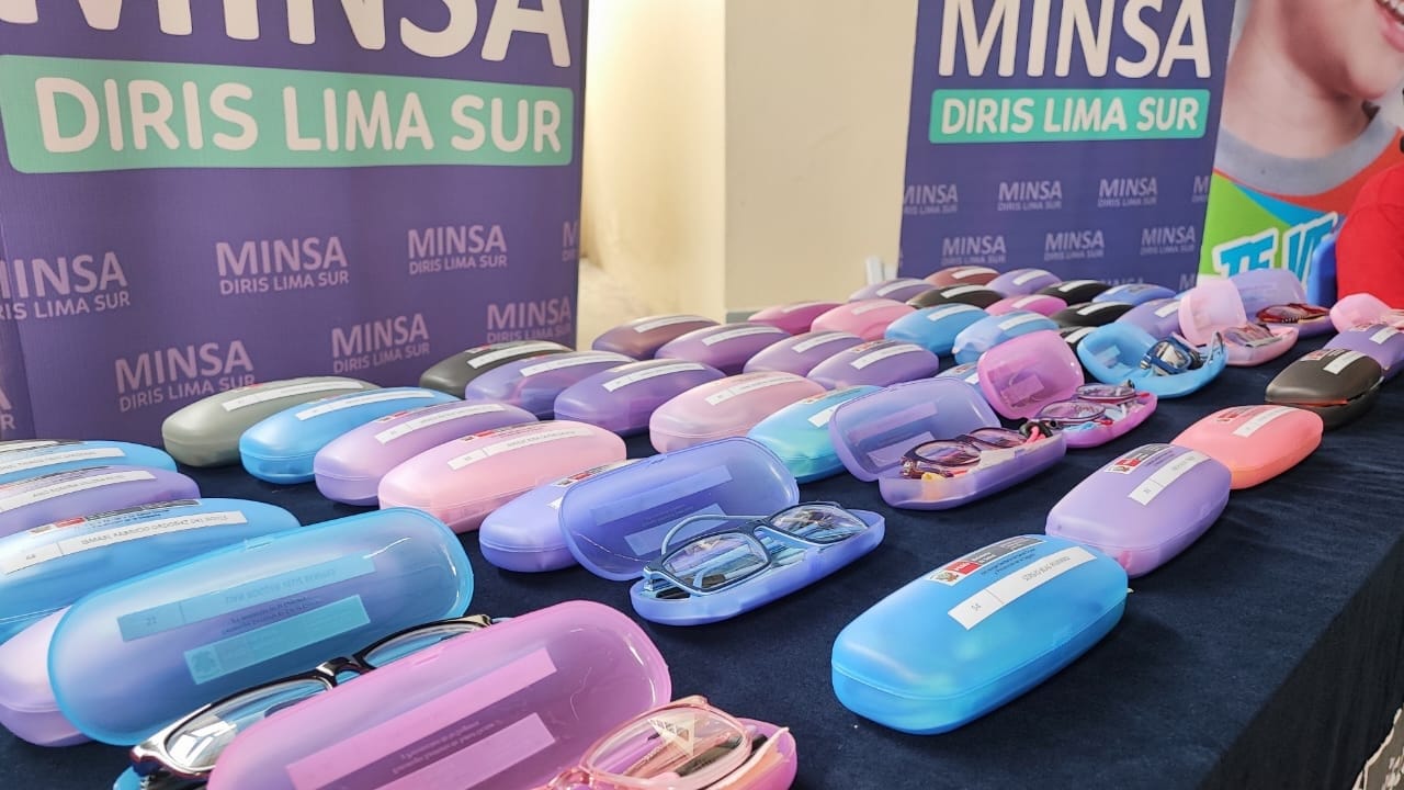 Lima sur: 600 niños reciben lentes correctores para mejorar su salud ocular