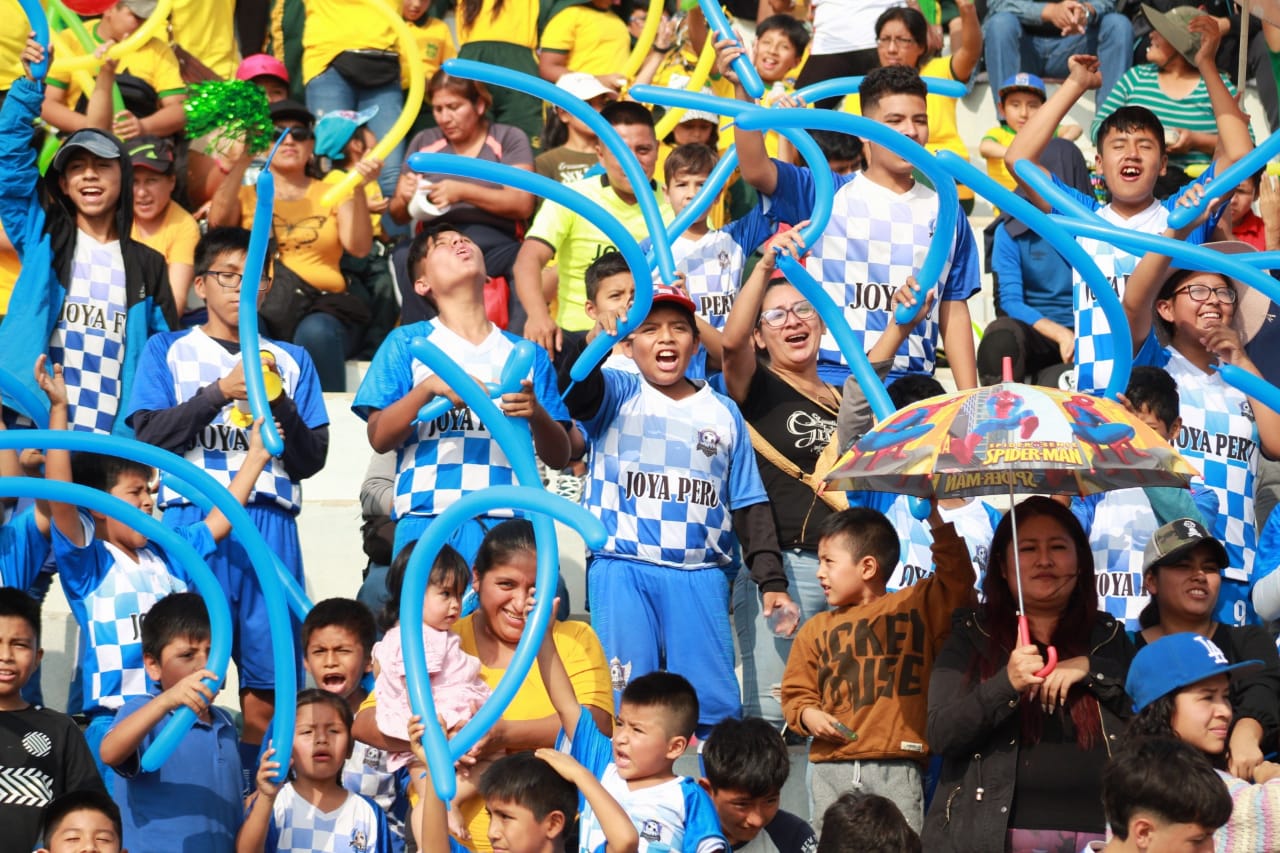 Los más emocionados fueron los niños chorrrillanos