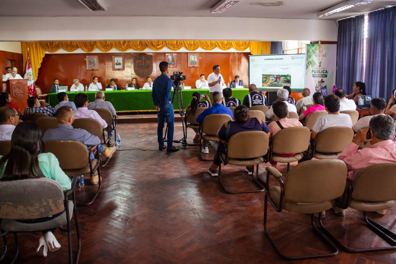 FUNCIONARIOS EXPUSIERON AVANCES DE LA GESTIÓN EN AUDIENCIA PÚBLICA