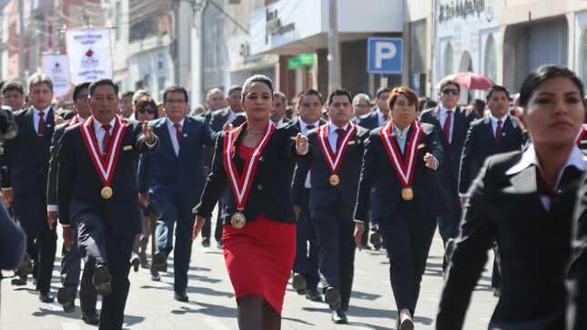 Fervor patriótico en desfile institucional del GRT