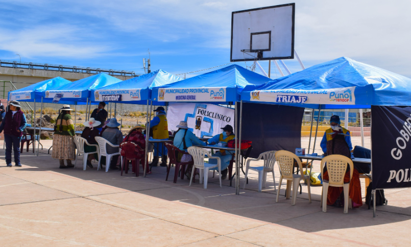 Con presencia de autoridades, funcionarios y el alcalde del Centro Poblado de Alto Puno se realizó el programa denominado “Puno renace con la muni en tu mercado” en Centro Poblado de Alto Puno, cabe mencionar que en el acto protocolar la regidora Norma Paredes resaltó la actividad, indicando que los servicios municipales y de distintas instituciones se acerca a los comerciantes generando mayor interacción.