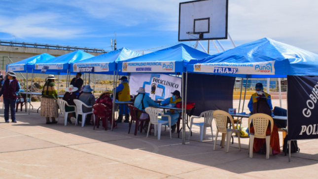 Con presencia de autoridades, funcionarios y el alcalde del Centro Poblado de Alto Puno se realizó el programa denominado “Puno renace con la muni en tu mercado” en Centro Poblado de Alto Puno, cabe mencionar que en el acto protocolar la regidora Norma Paredes resaltó la actividad, indicando que los servicios municipales y de distintas instituciones se acerca a los comerciantes generando mayor interacción.
