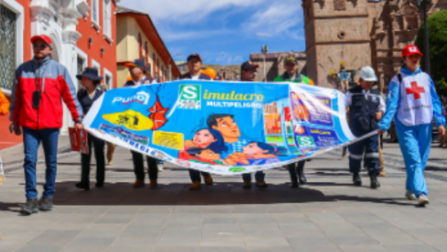 Con el objetivo de fortalecer las capacidades frente a los desastres, miembros de la Plataforma Provincial de Defensa Civil, participaron en la marcha de sensibilización previo al simulacro Nacional Multipeligro que se realizará este 31 de mayo.