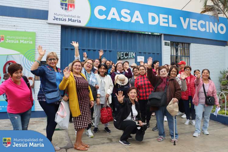 Nuestro vecinos visitaron SANTA EULALIA organizado por las casas del vecino de Estados Unidos y Plaza Ágora.