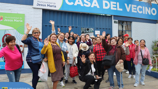 Nuestro vecinos visitaron SANTA EULALIA organizado por las casas del vecino de Estados Unidos y Plaza Ágora.