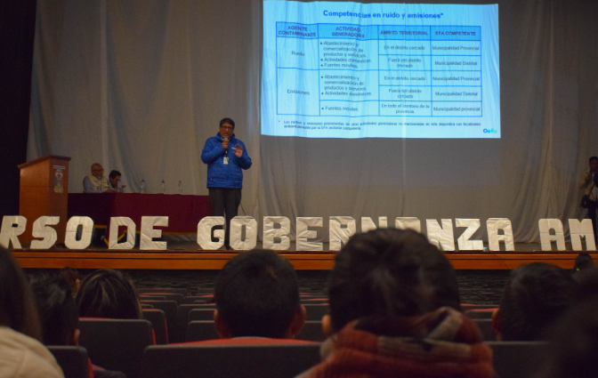 Con el objetivo de conmemorar el Día del Medio Ambiente, la Municipalidad Provincial de Puno, mediante la Gerencia de Medio Ambiente, Saneamiento y Servicios y la Sub Gerencia de Gestión Ambiental y Salud pública; organizó el Curso de Capacitación en Gobernanza Ambiental, actividad que contó con la participación de 350 participantes, entre estudiantes universitarios y público en general.