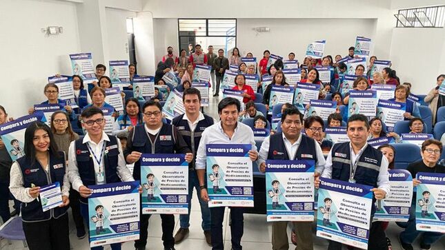 Foto 1 de Agentes comunitarias aprenden a manejar el aplicativo de Observatorio de Precios para consultar el costo de medicamentos
