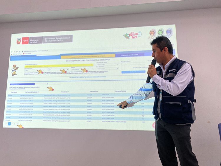 Foto 2 de Agentes comunitarias aprenden a manejar el aplicativo de Observatorio de Precios para consultar el costo de medicamentos