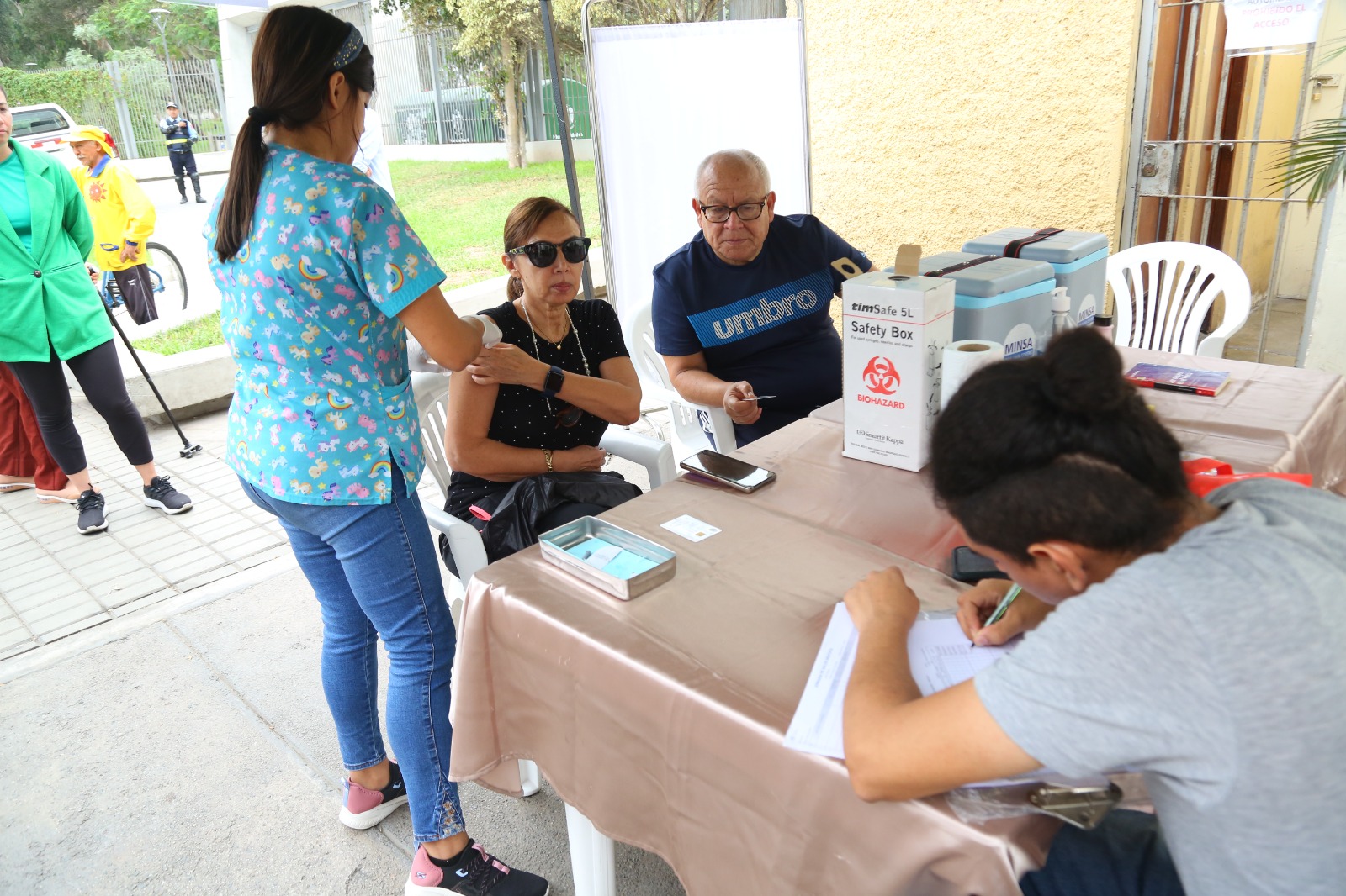 Se realizó vacunación contra la influenza en exteriores de parroquias