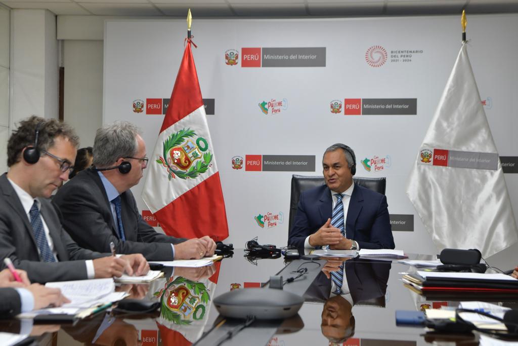 Reunión de ministro Vicente Romero con delegación alemana