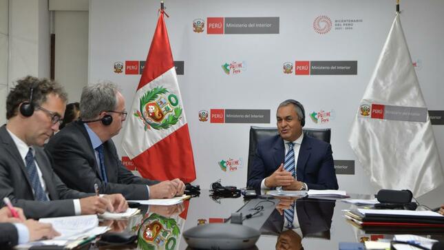 Reunión de ministro Vicente Romero con delegación alemana