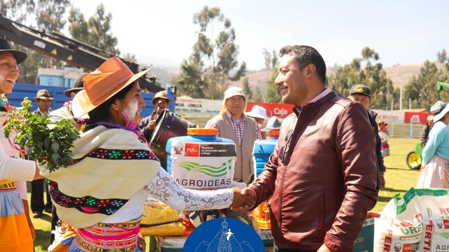 Entrega de bienes a 16 organizaciones agrarias