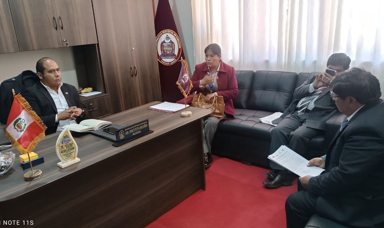 REUNION DE TRABAJO DE LA DIRECTORA DE LA UGEL CANCHIS