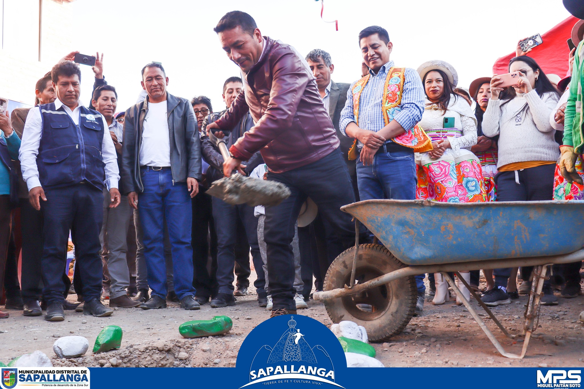 Puesta de primera piedra de Obra para el Jr. Huracán en el distrito de Sapallanga.