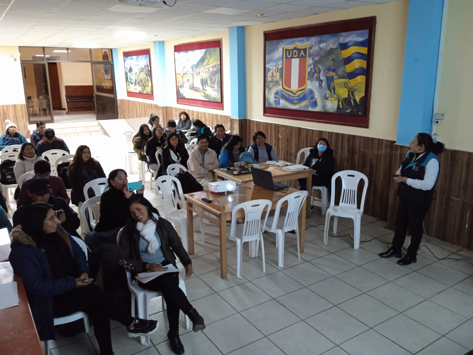 Orientan a profesionales sobre el registro de niñas y niños en el Padrón Nominal