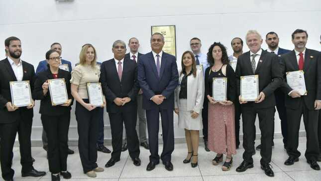 Ministro Vicente Romero tomó juramento a ciudadanos provenientes de cuatro continentes.