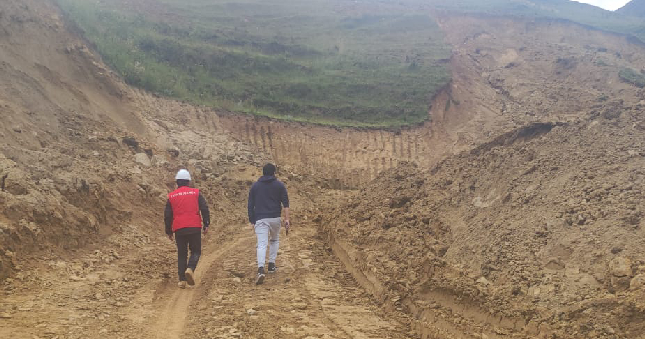 La Contraloría General alertó que la obra de creación del camino vecinal Alaguin - Pillagui – Yarhuacancha – Yanamachay - Chapalogla en el Centro Poblado de Quiparacra, distrito de Huachón, provincia de Pasco, se encuentra inconclusa y abandonada, afectando a cientos de pobladores de dicha jurisdicción. El presupuesto para la obra vial supera los S/ 4.9 millones y bajo administración directa.