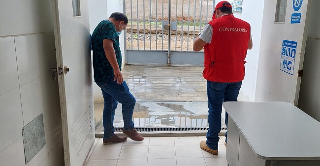 La Contraloría General advirtió que, al 29 de mayo del presente año, la Dirección Subregional de Salud Luciano Castillo Colonna, unidad ejecutora del Gobierno Regional de Piura, ejecutó solo el 0.41% de los recursos asignados a la reducción de vulnerabilidad y atención de emergencias por desastres, lo cual pone en riesgo al personal asistencial y población usuaria ante las afectaciones registradas por las fuertes lluvias debido al ciclón Yaku y el peligro inminente de los fenómenos de El Niño Costero y Global.