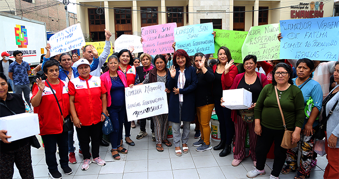 Gobernadora Rosa Vásquez cumple con entrega solidaria de alimentos a programas sociales en la provincia de Huaral