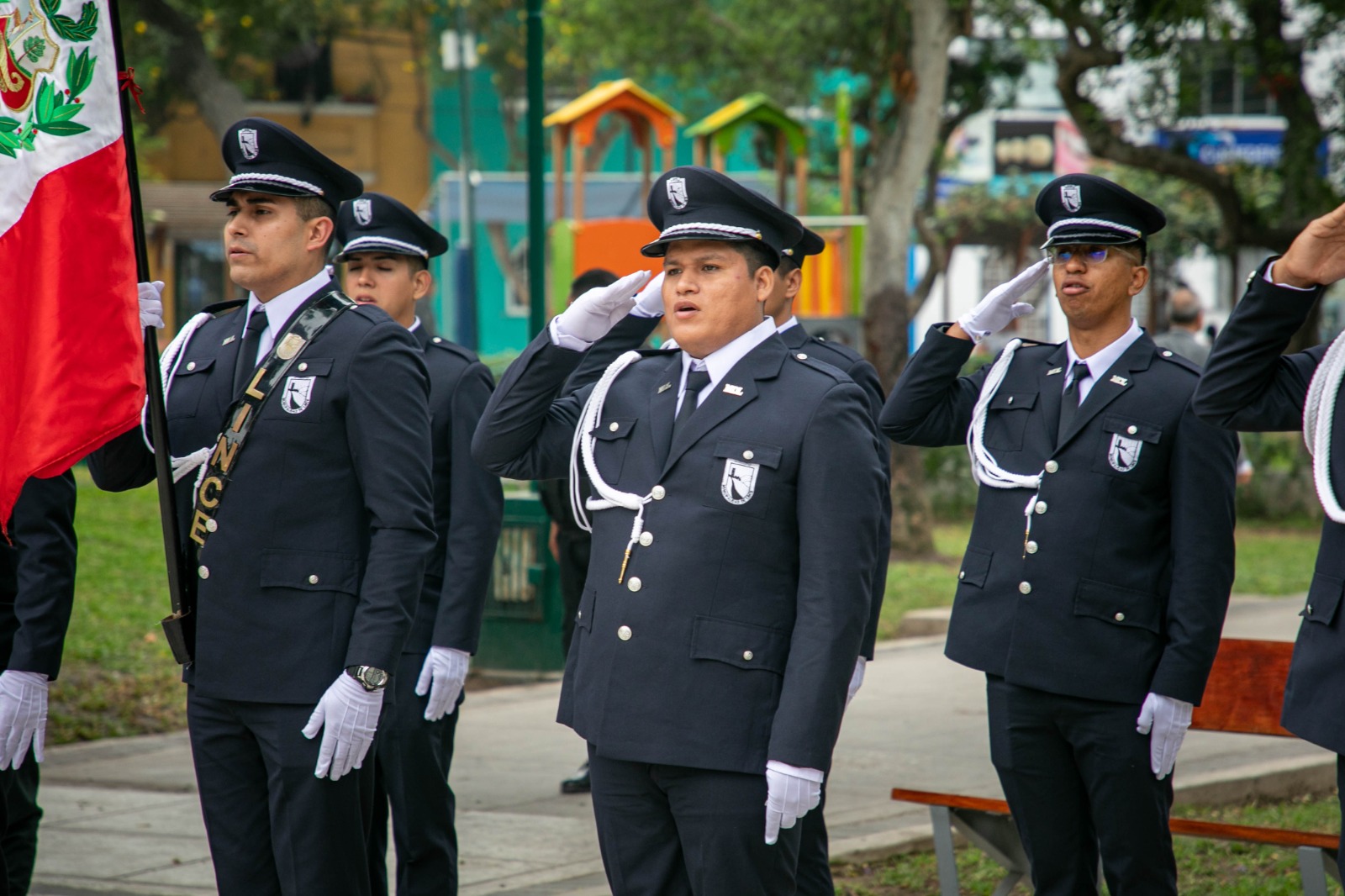 Izamiento de Pabellón Nacional