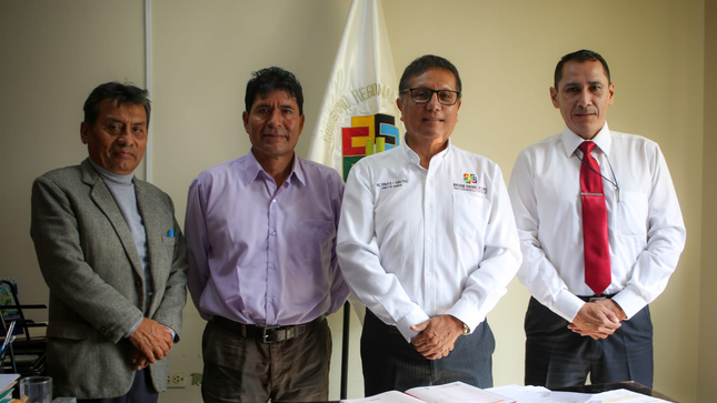Autoridades reunidas