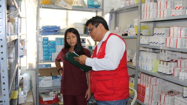 La Contraloría General de La República advirtió la falta de profesionales médicos y especialistas en las redes de salud de Corrales, Pampa Grandes y Zorritos, de las provincias de Tumbes y Contralmirante Villar. Asimismo, alertaron de otras condiciones inadecuadas que ponen el riesgo el cumplimiento de las actividades de prevención, respuesta, control y seguimiento del dengue, ante su inminente aumento en la región.