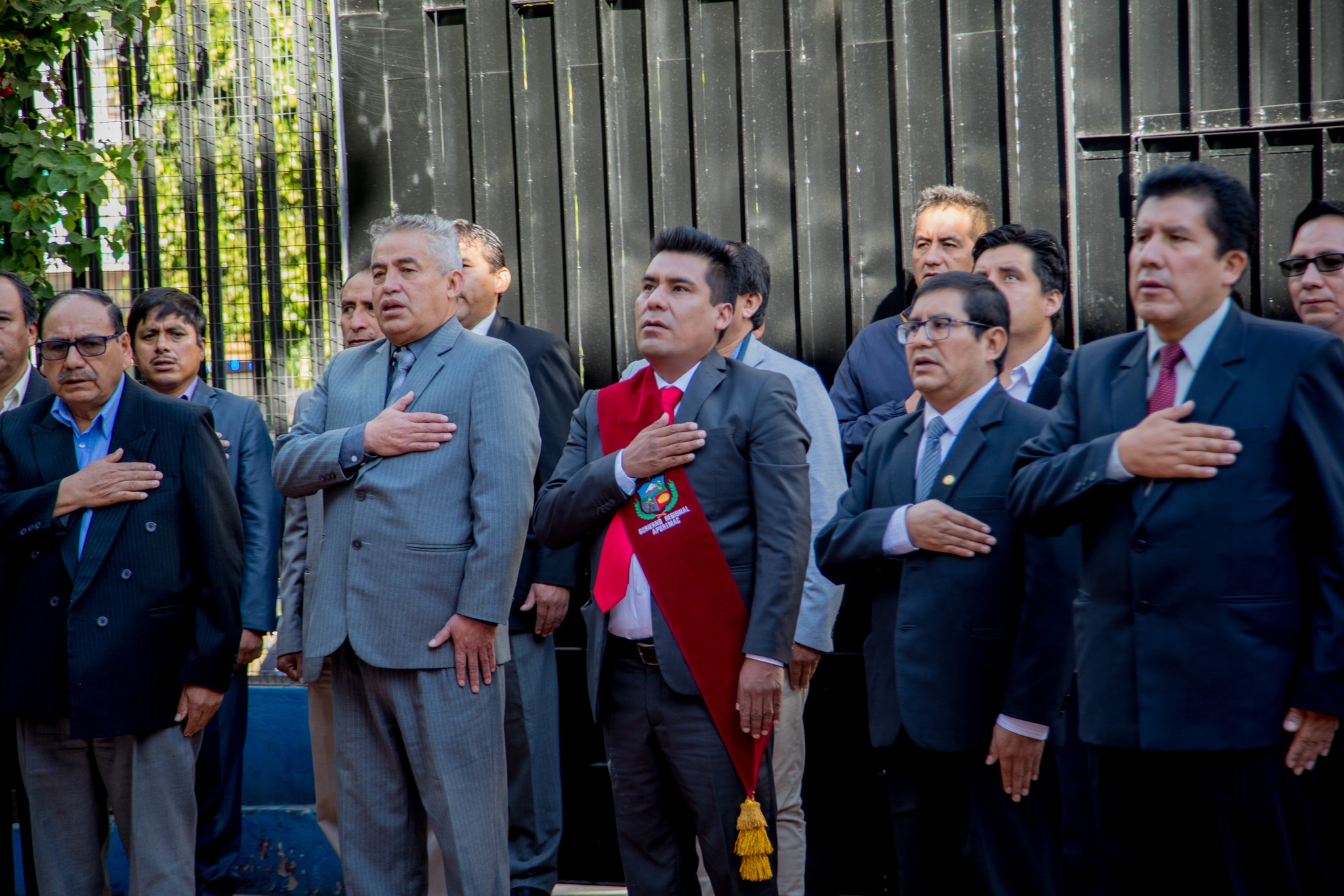 Con fervor patriótico y amor por el Perú gobernador Percy Godoy encabezó ceremonia de homenaje por el día de la bandera nacional