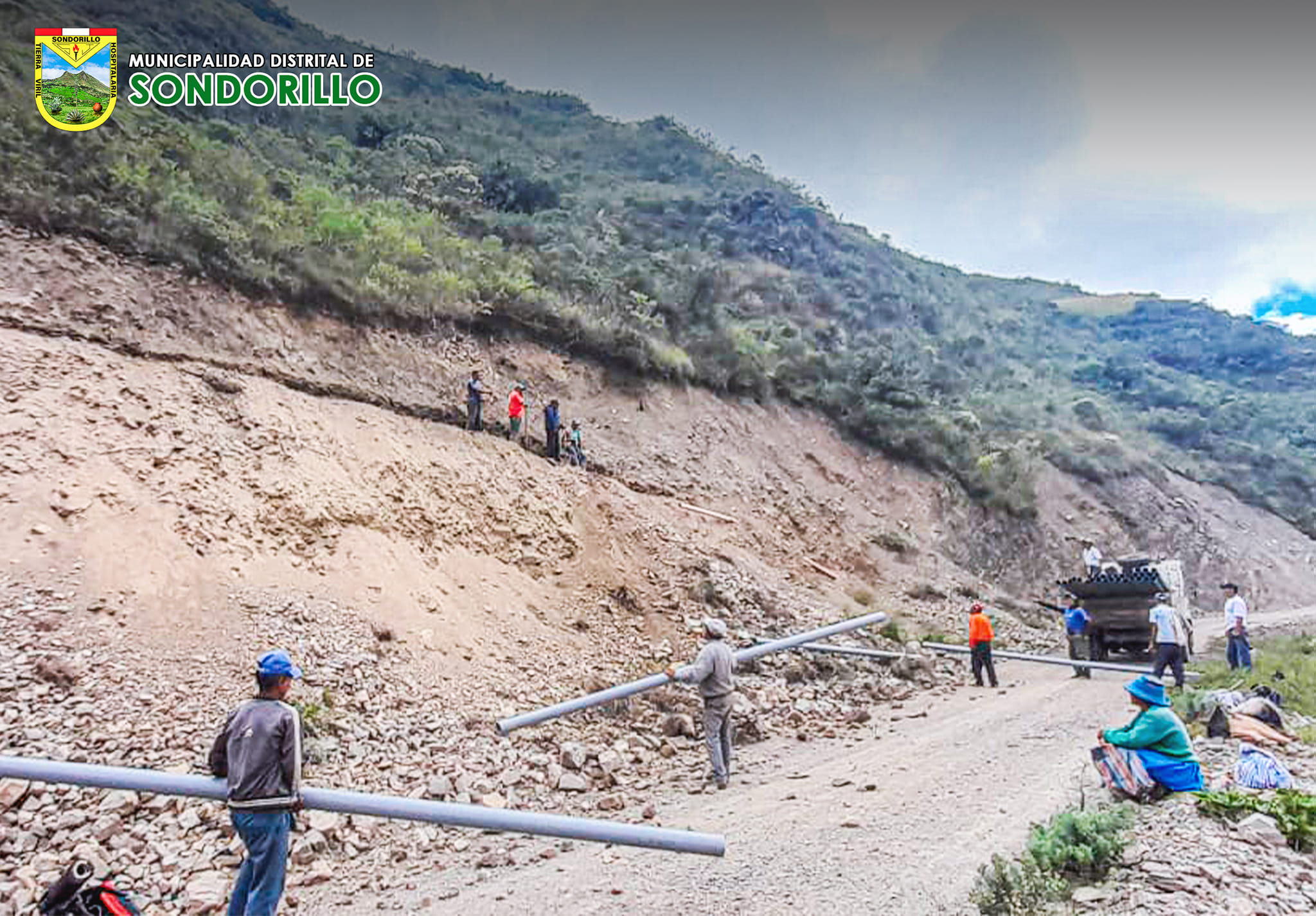 Se entregan materiales para mejorar canales de riego y sistemas de agua potable