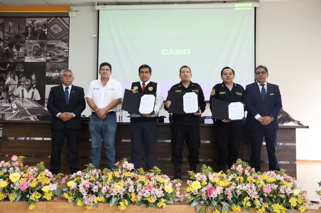 GRELL destaca espíritu de servicio y compromiso de la PNP