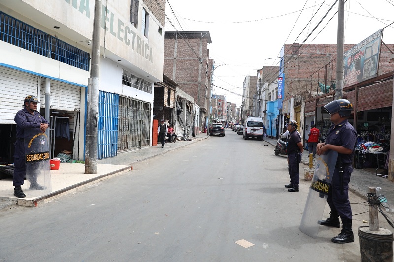 Diversas calles de Chicago continuaban libres de comerciantes informales y ambulantes tras operativo realziado por la MPT, MP y PNP.