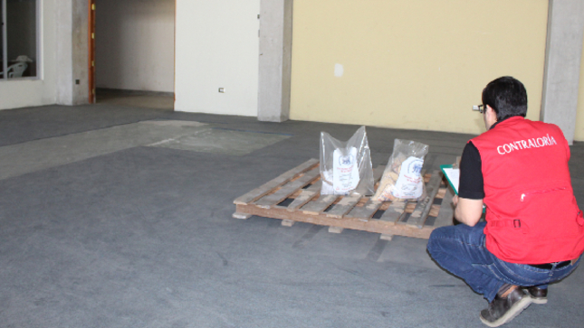 La Contraloría General alertó a la Municipalidad Provincial de Trujillo (MPT) sobre el desabastecimiento de alimentos a los centros de atención del Programa de Complementación Alimentaria (PCA) para que adopte las acciones correctivas que correspondan, ya que está afectando a 8520 personas que forman parte de la población beneficiaria en situación de pobreza y pobreza extrema.