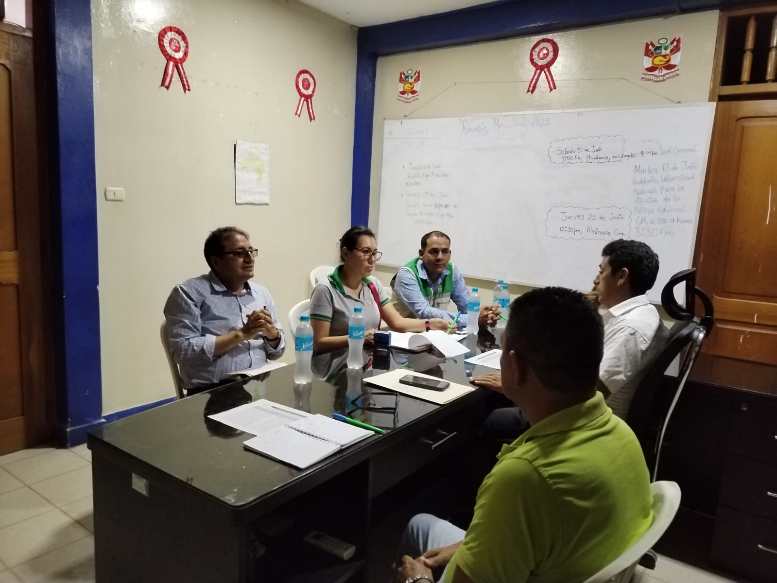 Funcionarios de UGEL Bellavista se reunen con alcalde distrital.