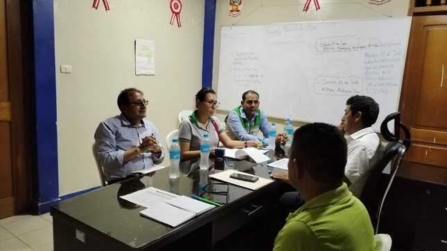 Funcionarios de UGEL Bellavista se reunen con alcalde distrital.