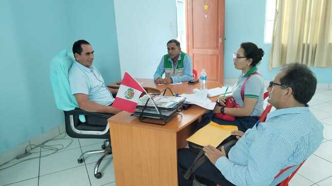 Alcalde distrital de San Rafael se reune con funcionarios de la UGEL Bellavista.