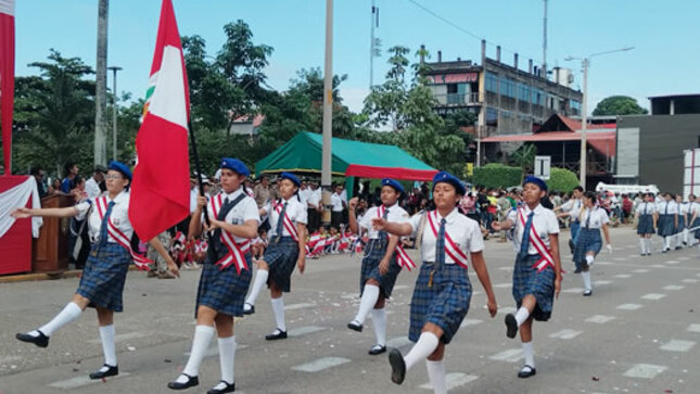 Ejército Peruano escenificó respuesta de Bolognesi "Arica no se rinde" 
Instituciones Educativas participaron en desfile de homenaje por el día de la bandera.