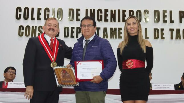 Colegio de ingenieros reconoce a gerente general regional de Tacna