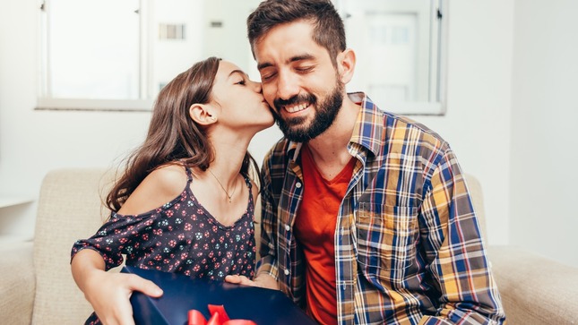Día del Padre: infórmese al comprar productos o servicios y siga estas recomendaciones

