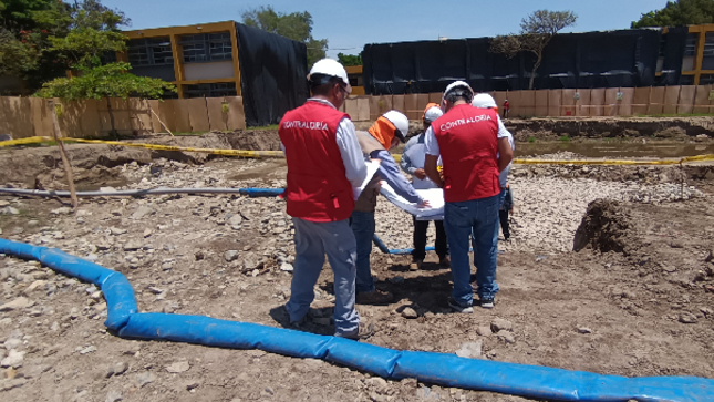 La Contraloría General detectó que la Universidad Nacional “Pedro Ruiz Gallo” de Lambayeque otorgó en forma irregular la suma de S/ 3 226 980 al consorcio ejecutor de la obra de infraestructura de la Escuela de Arquitectura, proyecto de inversión que cuenta con un presupuesto de S/ 16 164 287 y un plazo de 480 días calendario para su ejecución.
