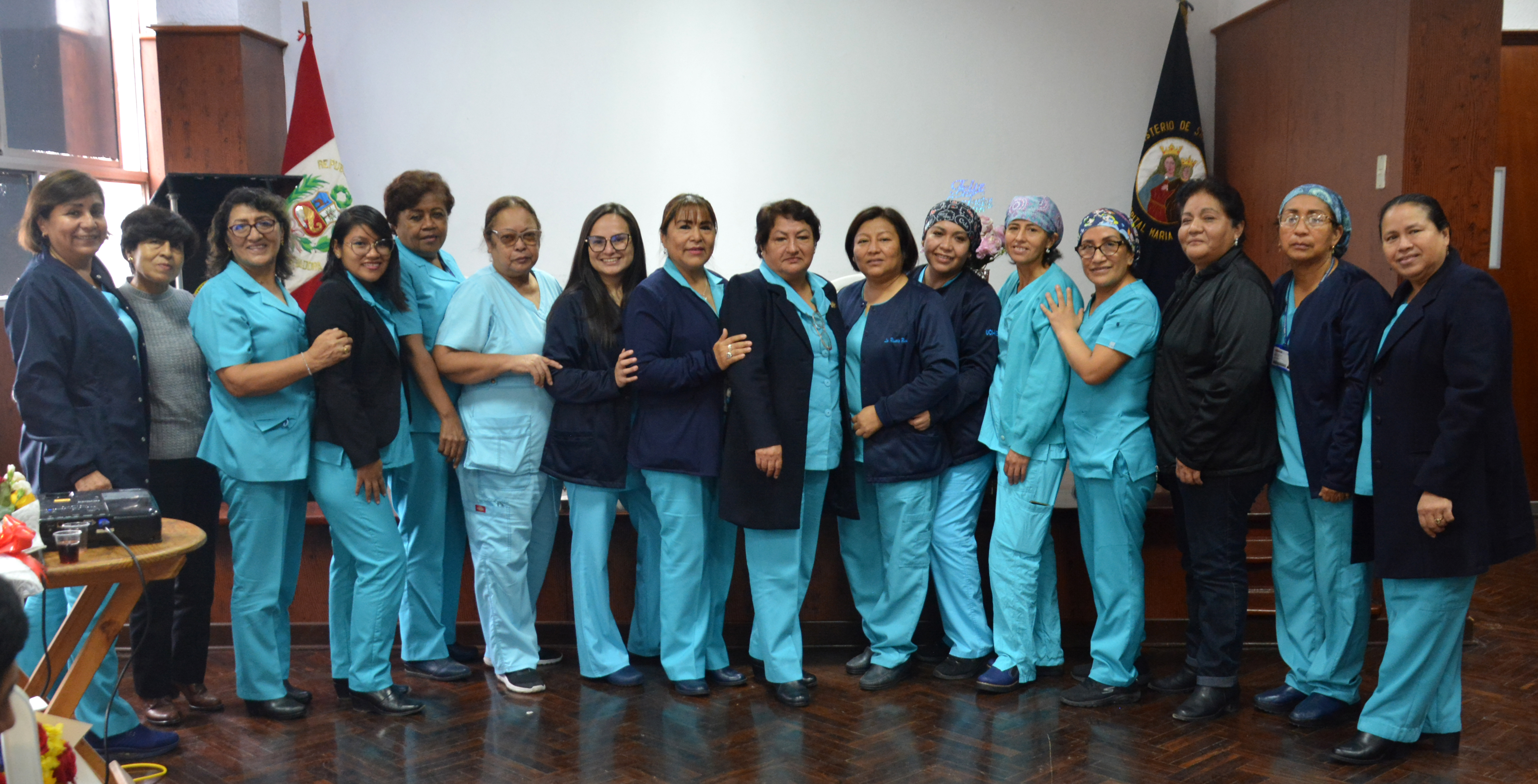 Reconocimiento laboral: Lic. Enf. Berna Felicia Urbizagastegui Pacheco y Lic. Enf. Lucila Villanueva Laimes