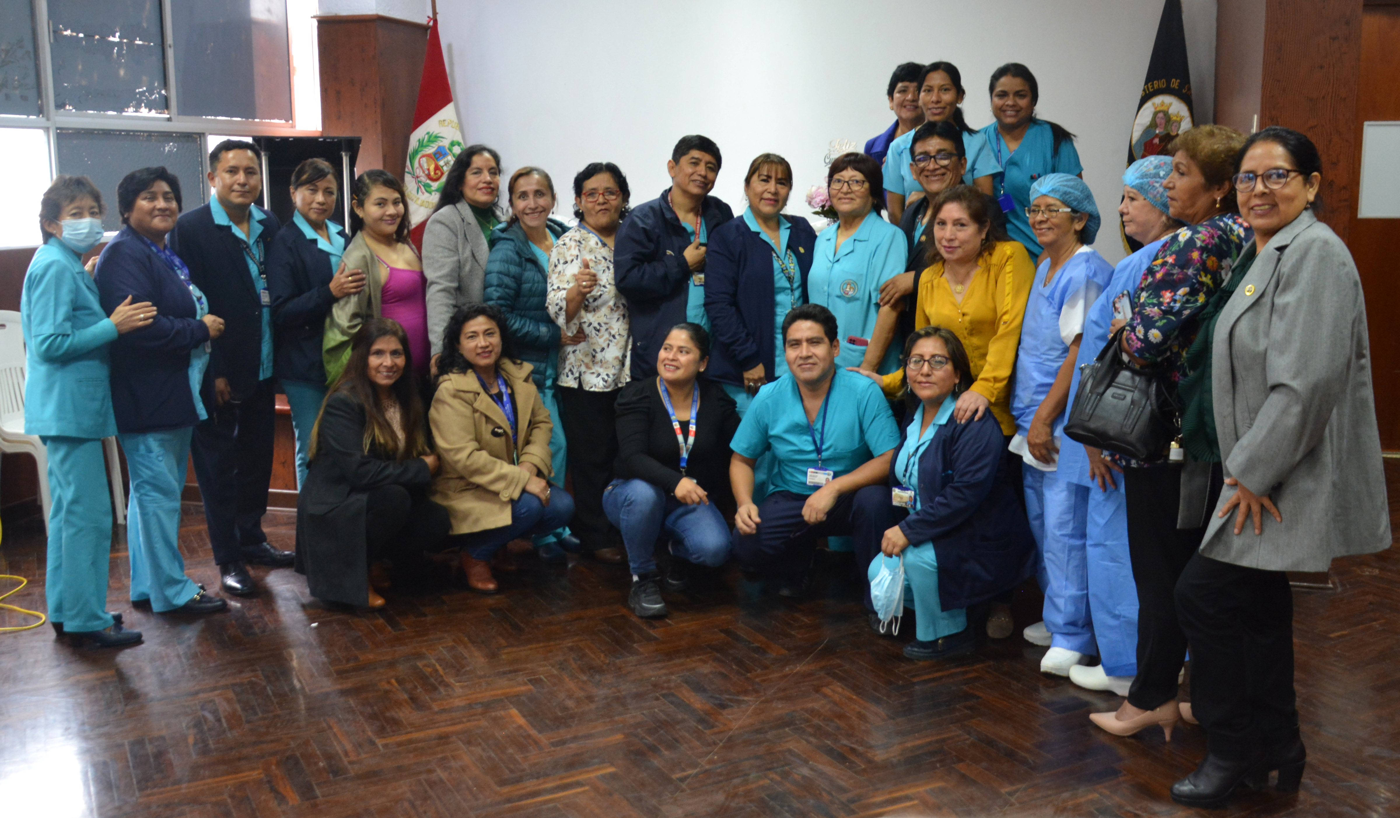 Reconocimiento laboral: Lic. Enf. Berna Felicia Urbizagastegui Pacheco y Lic. Enf. Lucila Villanueva Laimes