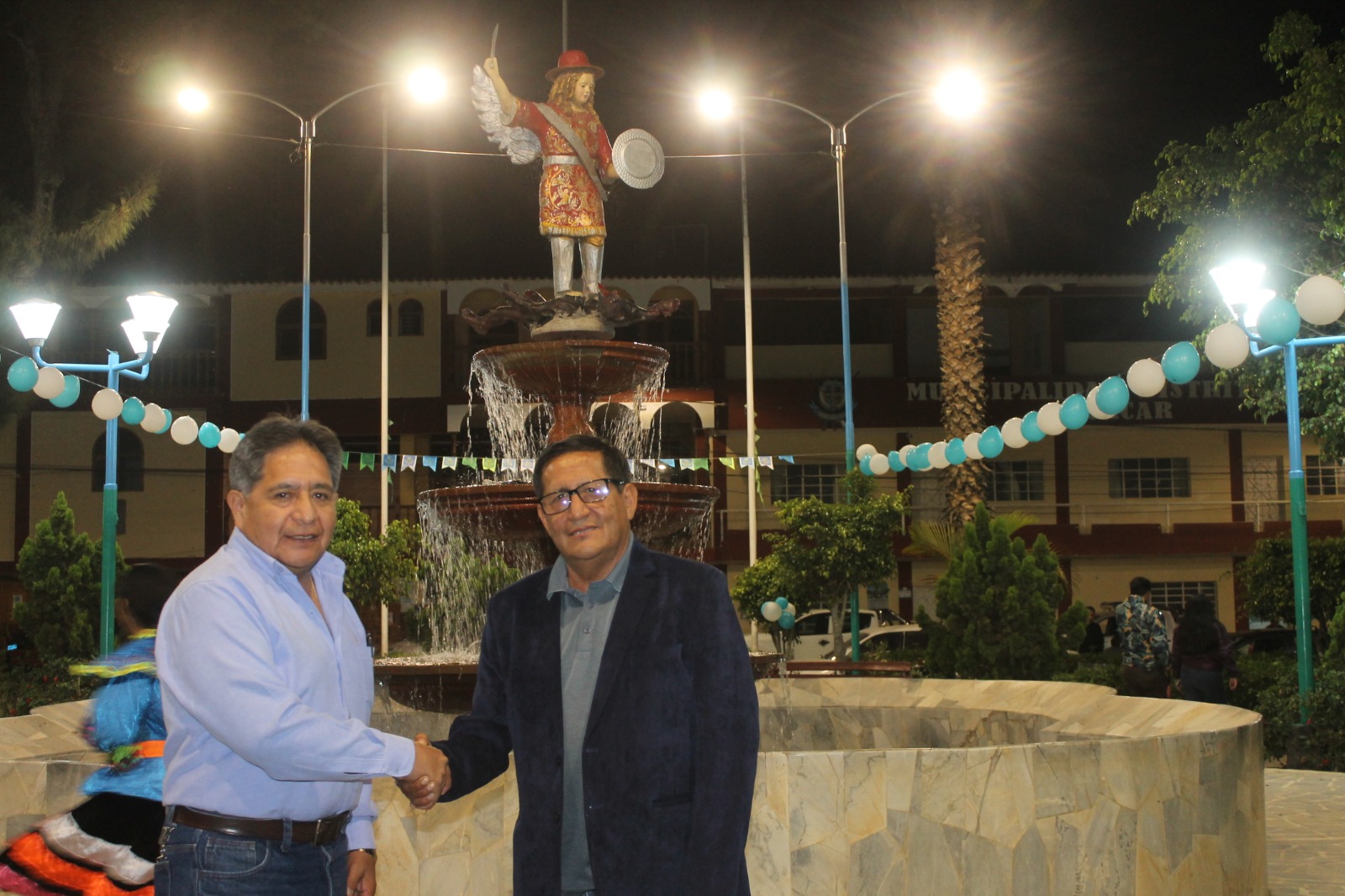 Huánuco: Electrocentro inaugura luminarias led en la plaza de Huácar