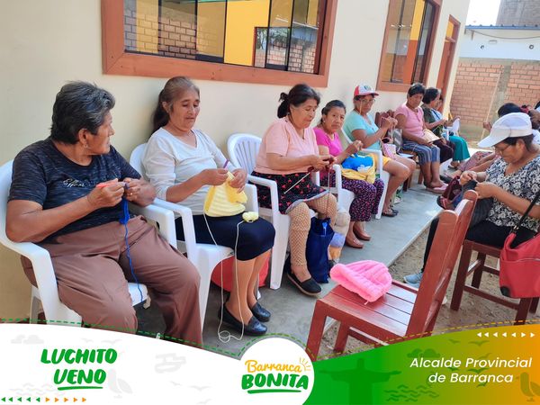 Integrantes del Ciam desarrollan su creatividad en taller de tejido