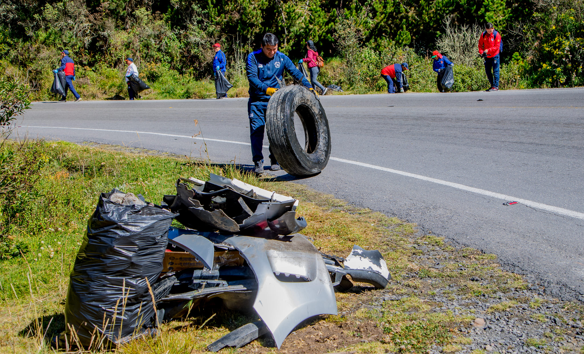 Con gran éxito se realizó jornada cívica de limpieza “Aire limpio para todos” impulsada por el gobierno regional de Apurímac