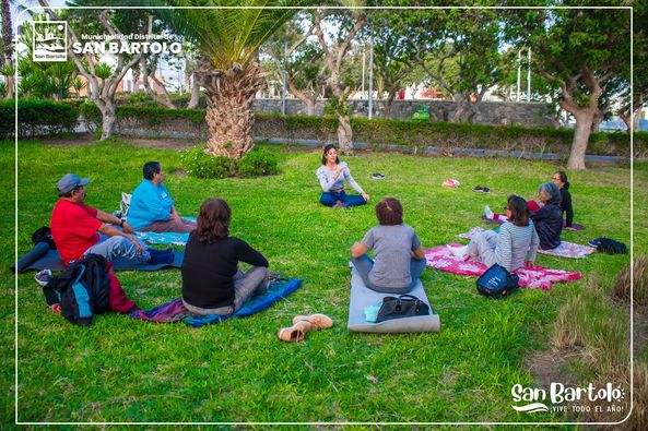 Compartimos con alegría las clases de Yoga Terapéutico que vienen recibiendo nuestros queridos miembros del CIAM.