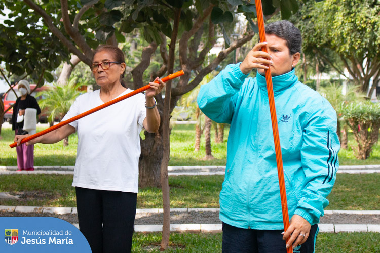 Como parte de las actividades gratuitas que la Municipalidad de Jesús María tiene preparadas, nuestros adultos mayores 👵👴 disfrutaron de una clase de Taichi al aire libre en nuestro remozado 🌳 Parque Habich.