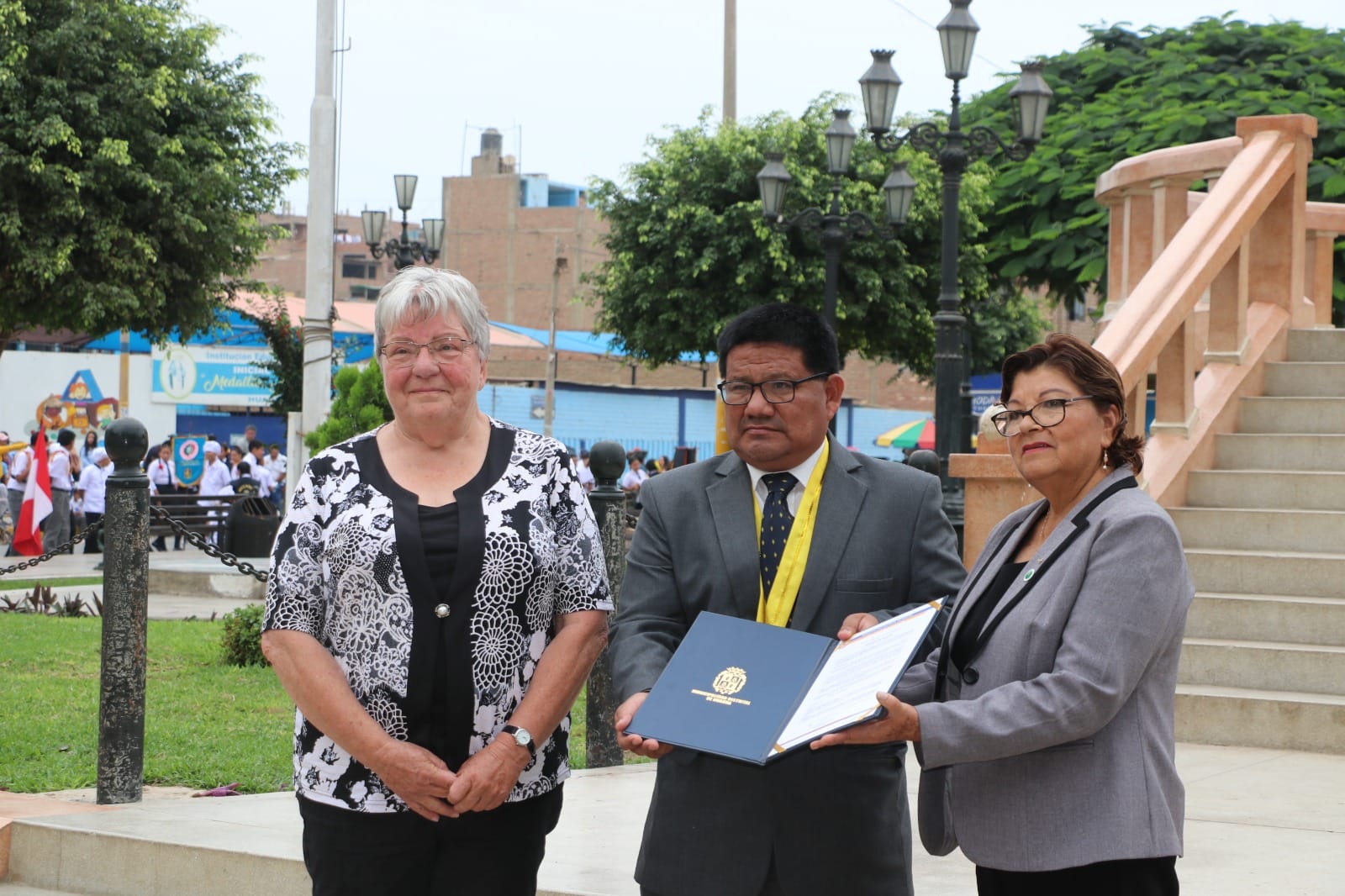 EN CEREMONIA PROTOCOLAR DE IZAMIENTO DEL PABELLÓN NACIONAL CONMEMORAN EL TRIGÉSIMO ANIVERSARIO DEL CEBA SAN FRANCISCO ASIS